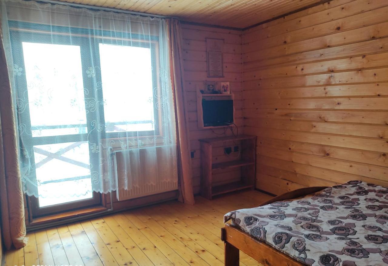 Smerekova Hata Oryavchyk Luaran gambar