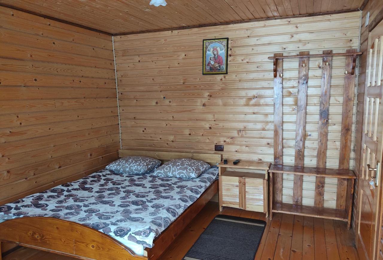 Smerekova Hata Oryavchyk Luaran gambar