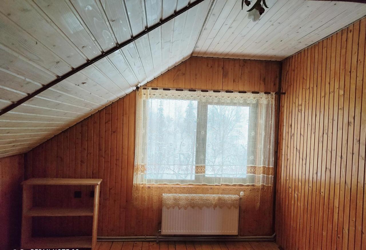 Smerekova Hata Oryavchyk Luaran gambar